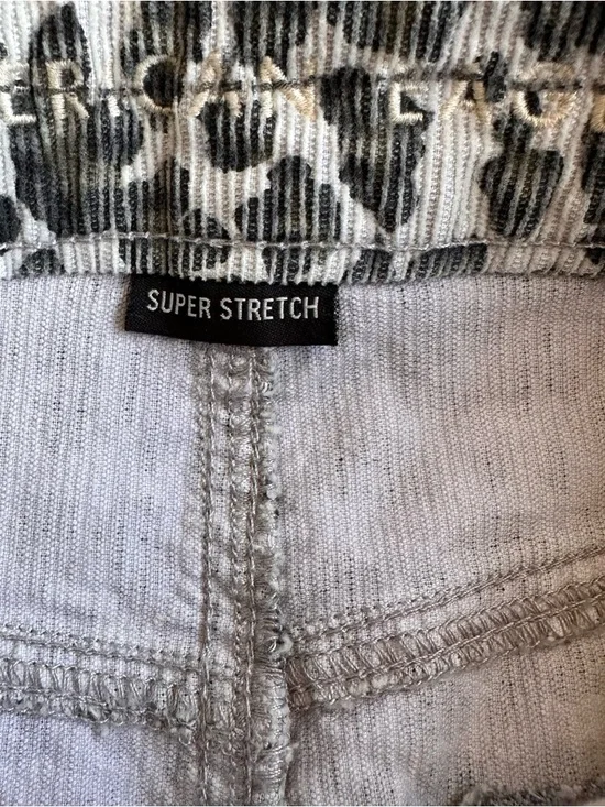 American Eagle Women Stretch Corduroy Leopard Animal Print Mini Skirt Size 4 EUC - Picture 6 of 7